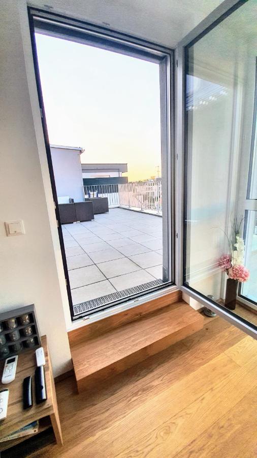 Rooftop Terrace, Free Garage Parking And Pool! Vienna Exterior photo